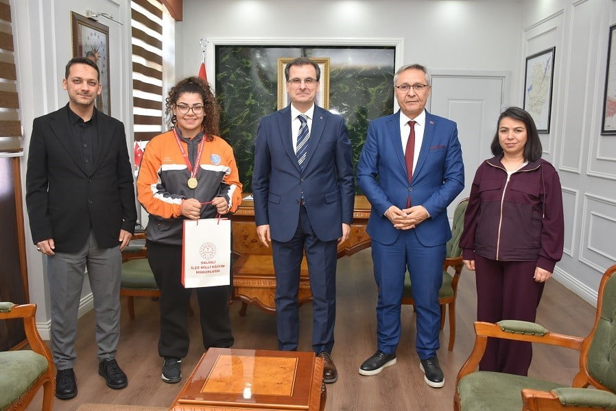 MANİSA’NIN SALİHLİ İLÇE KAYMAKAMI ALİ GÜLDOĞAN, GENÇLER OKUL SPORLARI JUDO TÜRKİYE ŞAMPİYONASI’NDA...