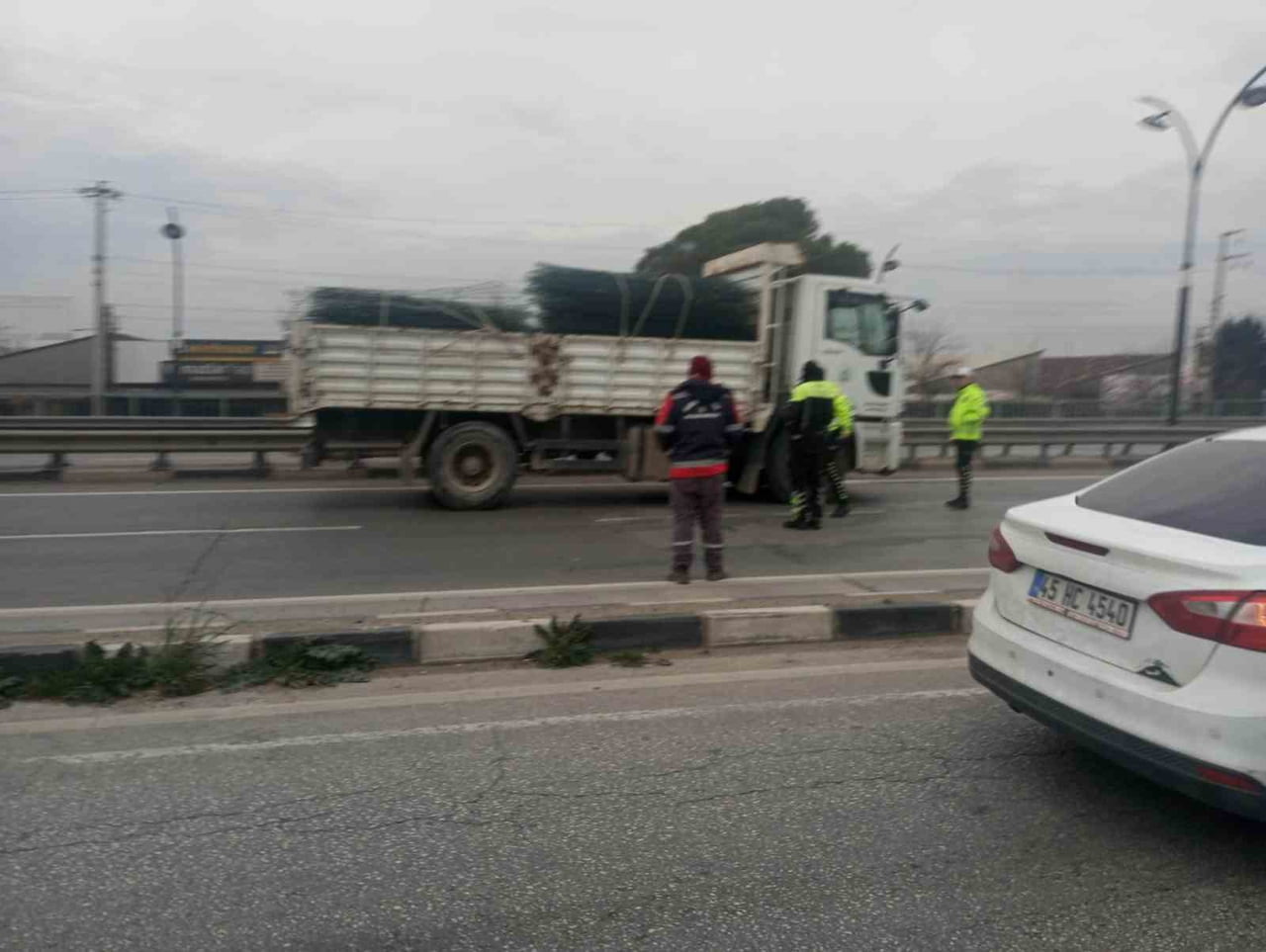 MANİSA’NIN SALİHLİ İLÇESİNDE KAMYONUN ÇARPMASI SONUCU AĞIR YARALANAN 77 YAŞINDAKİ YAYA...