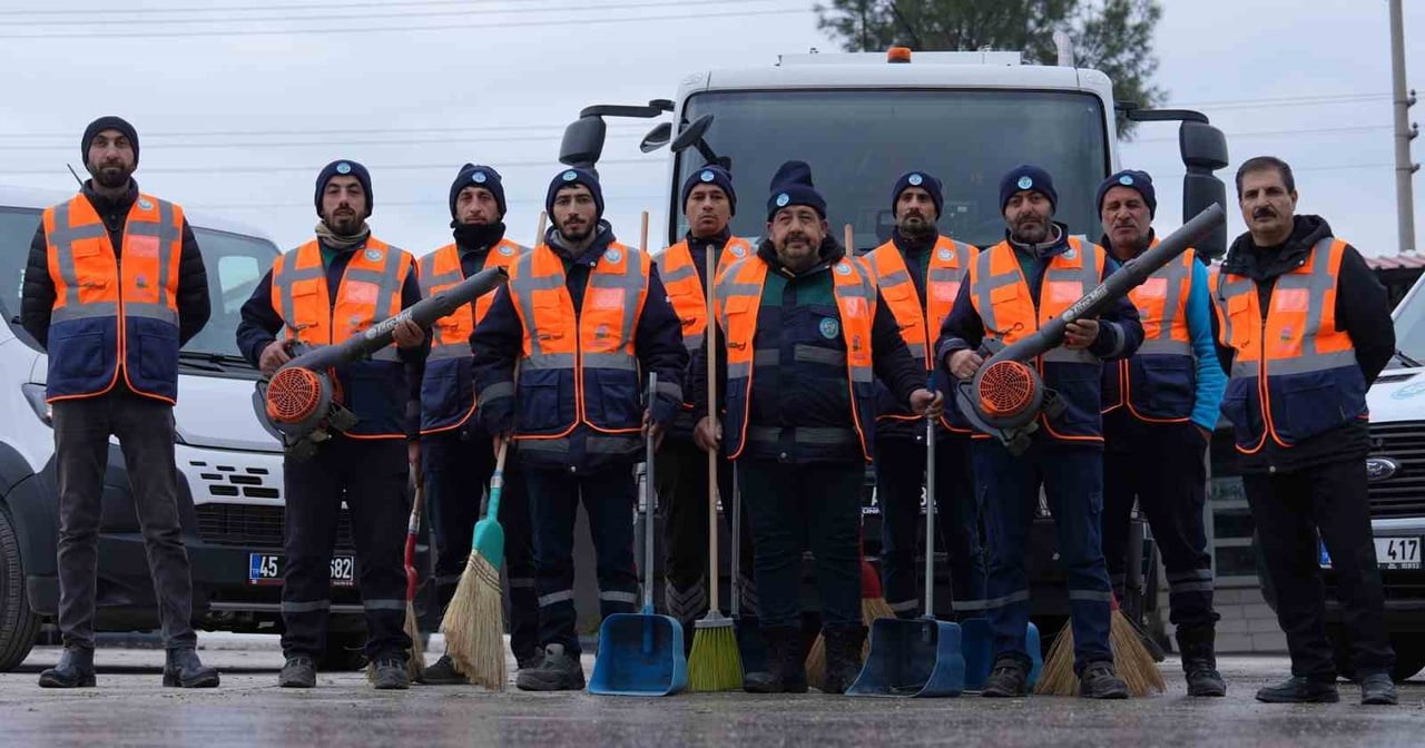MANİSA’YI DAHA TEMİZ VE DAHA YAŞANILABİLİR BİR ŞEHİR YAPMAK İÇİN ÇALIŞMALARINI ARALIKSIZ SÜRDÜREN...