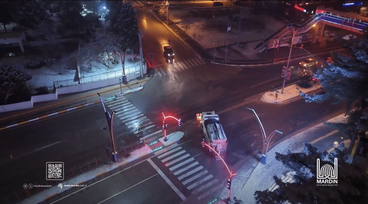 MARDİN BÜYÜKŞEHİR BELEDİYESİ, KENT GENELİNDE ETKİLİ OLAN KAR YAĞIŞI NEDENİYLE KARLA MÜCADELE...