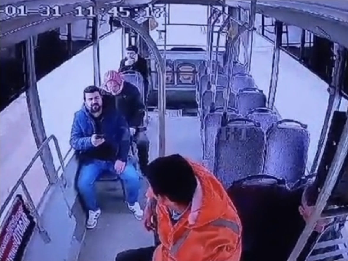 MARDİN’İN KIZILTEPE İLÇESİNDE ÖZEL HALK OTOBÜSÜNDE FENALAŞAN 60 YAŞINDAKİ VEYSİ YILDIRIM...