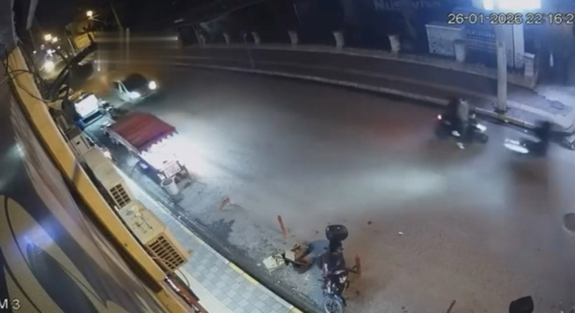 MARDİN’İN NUSAYBİN İLÇESİNDE İKİ MOTOSİKLETİN ÇARPIŞMASI SONUCU MEYDANA GELEN TRAFİK KAZASINDA 3...