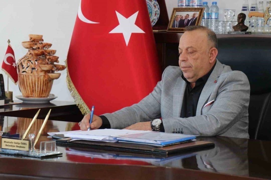 MARDİN’İN NUSAYBİN İLÇESİNDE YAŞANAN BAYRAK İNDİRME PROVOKASYONUNA TEPKİLER SÜRERKEN, BOZDOĞAN...