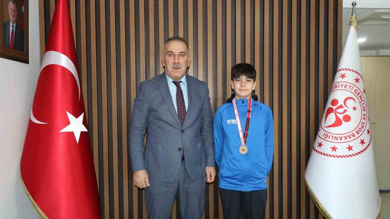 MASA TENİSİ BRANŞINDA AYDIN’I TEMSİL EDEN SPORCU FURKAN KONYALI, TÜRKİYE KÜÇÜK ERKEKLER MİLLİ...