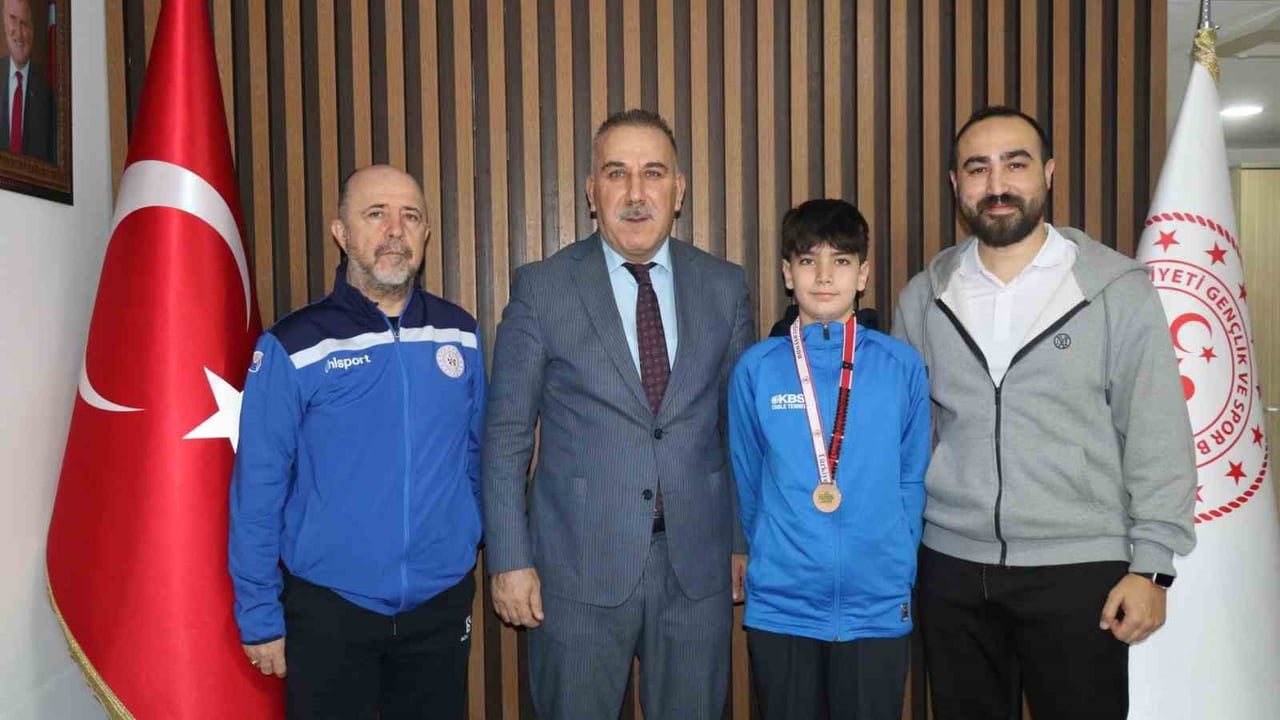 MASA TENİSİ BRANŞINDA AYDIN’I TEMSİL EDEN SPORCU FURKAN KONYALI, TÜRKİYE KÜÇÜK ERKEKLER MİLLİ...