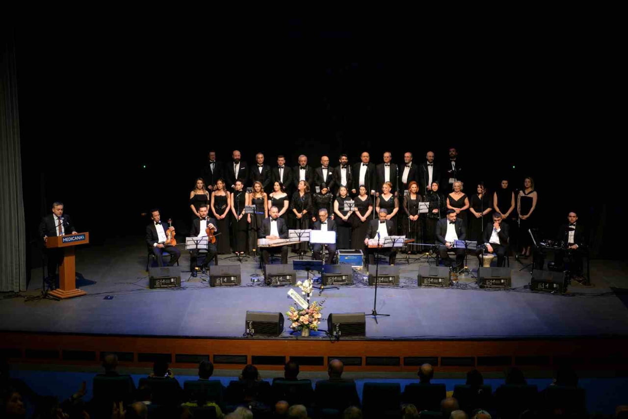 MEDİCANA BURSA HASTANESİ ÇALIŞANLARINDAN OLUŞAN TÜRK SANAT MÜZİĞİ KOROSU, BURSALI SANATSEVERLERDEN...