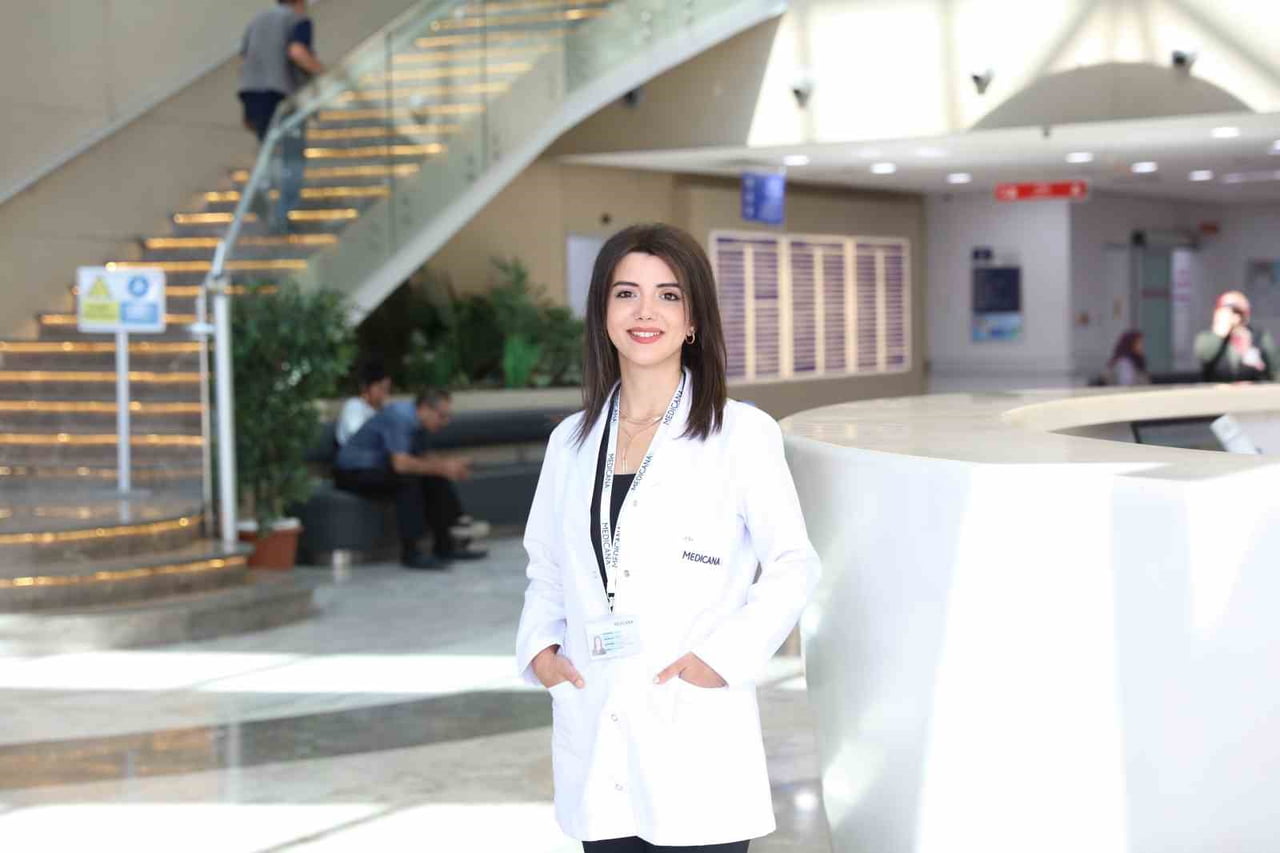 MEDİCANA SAĞLIK GRUBU BESLENME VE DİYETETİK UZMANI DYT. MERVE SENA NAZLI, ‘‘BESLENMEDE AKIŞKANLIK...