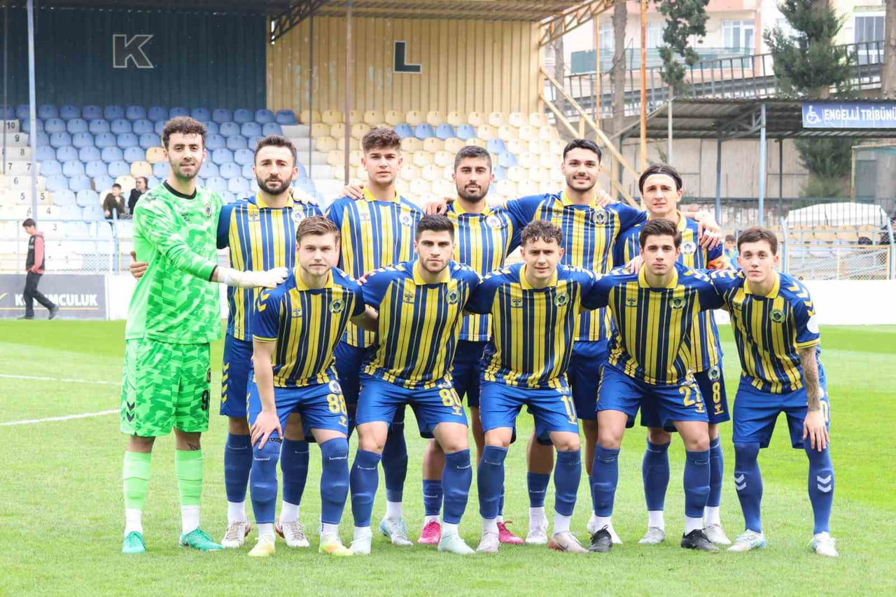 MENEMEN FK, TFF 2. LİG KIRMIZI GRUP’TA SON 7 MAÇINDA 6 GALİBİYET VE 1 BERABERLİK ALDI VE...