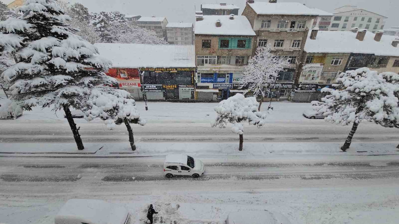 MERKEZDEN KAR GÖRÜNTÜLERİ