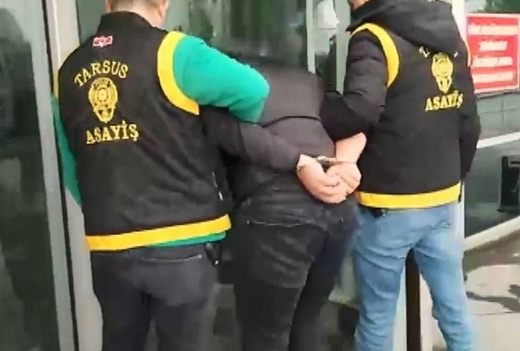 MERSİN'İN TARSUS İLÇESİNDE SİLAHLA BİR KUYUMCUYU SOYAN ŞÜPHELİ ÇIKARILDIĞI MAHKEMECE...