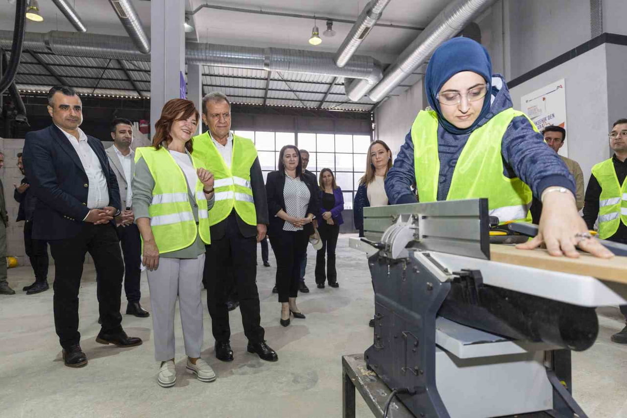 MERSİN BÜYÜKŞEHİR BELEDİYESİ, 2025 YILI BOYUNCA HAYATA GEÇİRDİĞİ SOSYAL BELEDİYECİLİK...