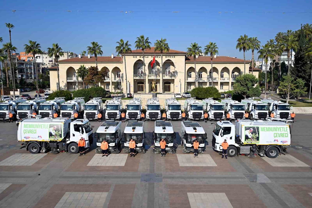 MERSİN BÜYÜKŞEHİR BELEDİYESİ, KENT TEMİZLİĞİNİ DAHA ETKİN HALE GETİRMEK AMACIYLA TEMİZLİK ARAÇ...