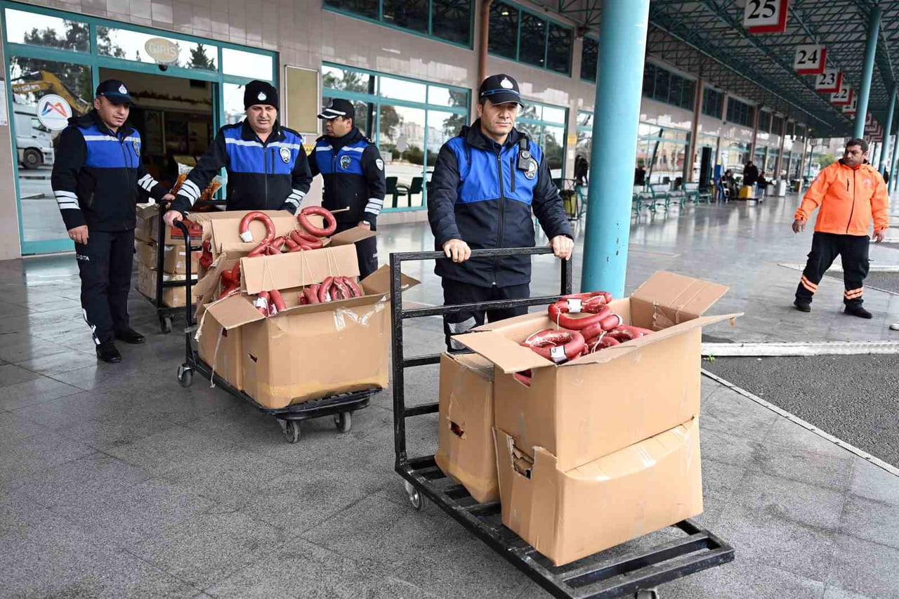 MERSİN BÜYÜKŞEHİR BELEDİYESİ, ŞEHİRLERARASI YOLCU OTOBÜSLERİNDE SAĞLIKSIZ VE MEVZUATA AYKIRI...