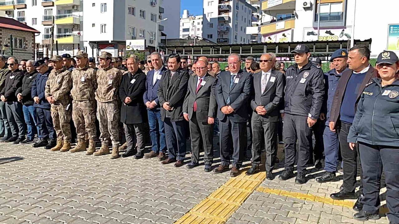 MERSİN’DE GİTTİĞİ HASTANEDE KALP KRİZİ GEÇİREREK HAYATINI KAYBEDEN 53 YAŞINDAKİ POLİS MEMURU BEKİR...