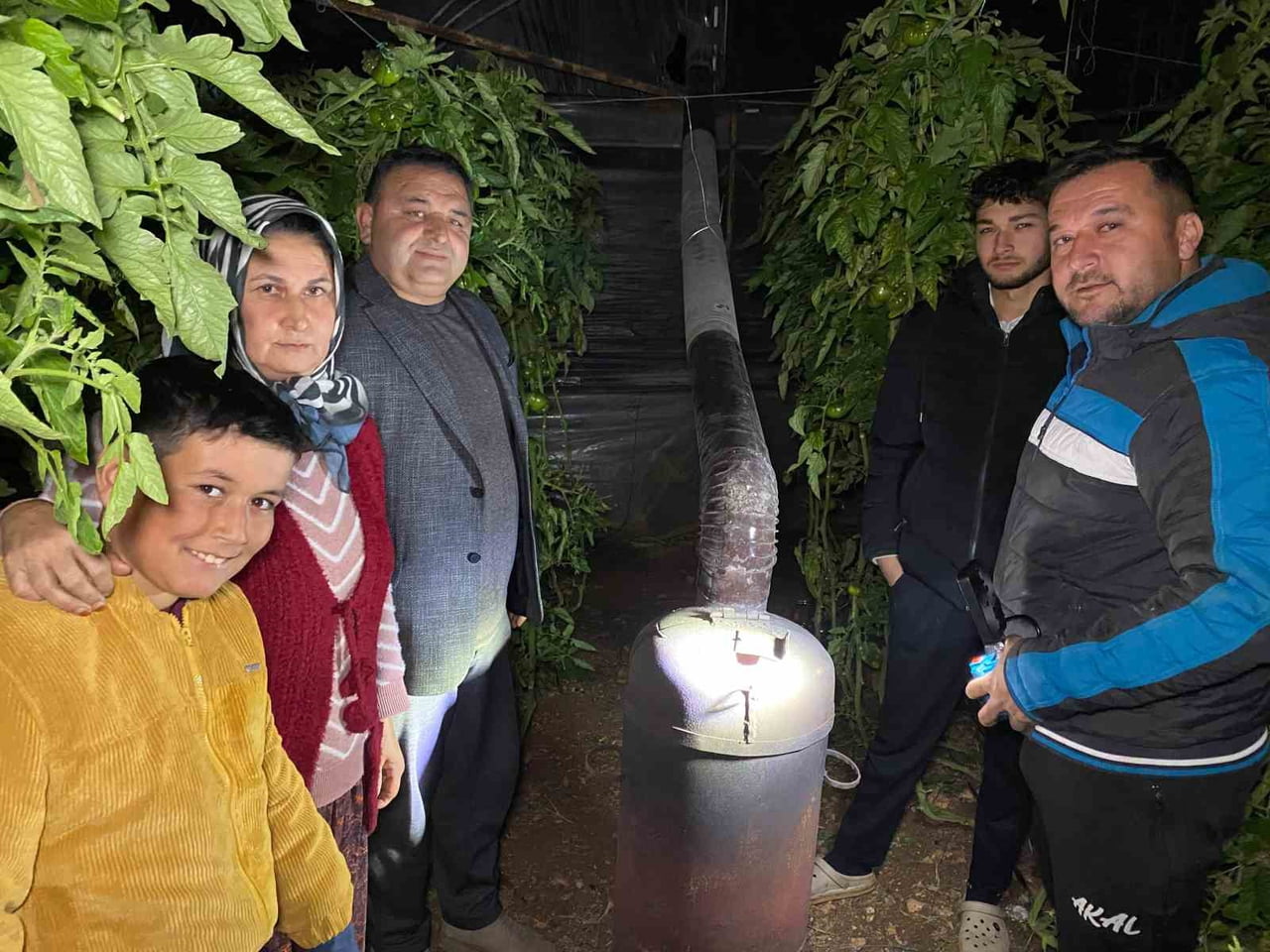 METEOROLOJİNİN ZİRAİ DON UYARISINDA BULUNDUĞU BÖLGELER ARASINDA YER ALAN ERDEMLİ İLÇESİNDE 200...