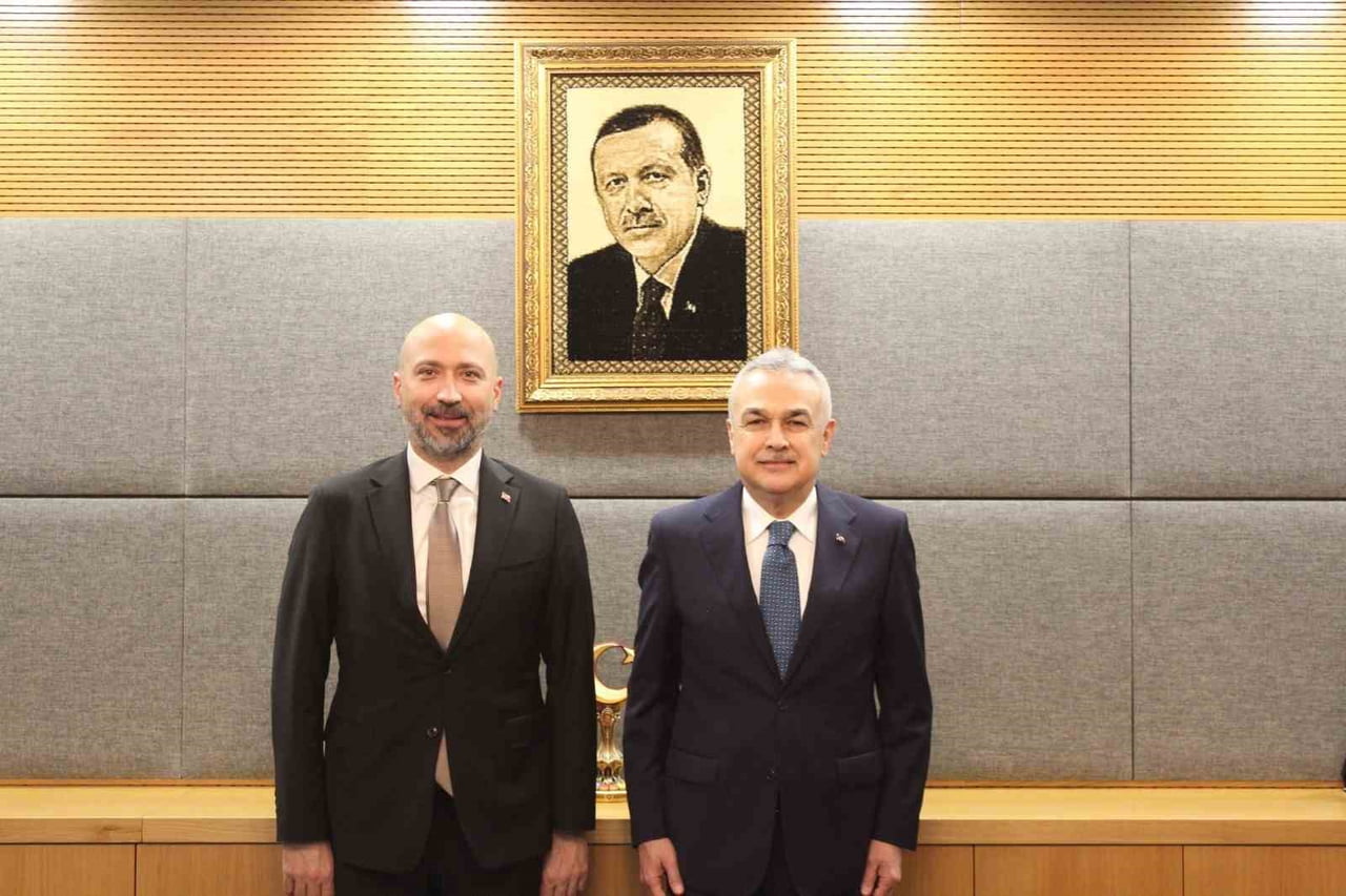 MİLLETVEKİLİ MUSTAFA SAVAŞ VE BAŞKAN ARIKAN