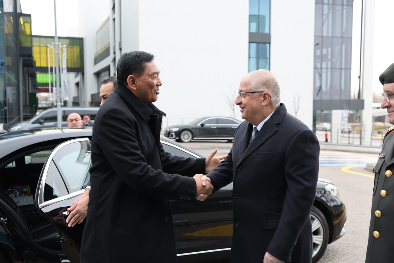 MİLLİ SAVUNMA BAKANI YAŞAR GÜLER VE ENDONEZYA SAVUNMA BAKANI SJAFRİE SJAMSOEDDİN İLE ASELSAN’I...