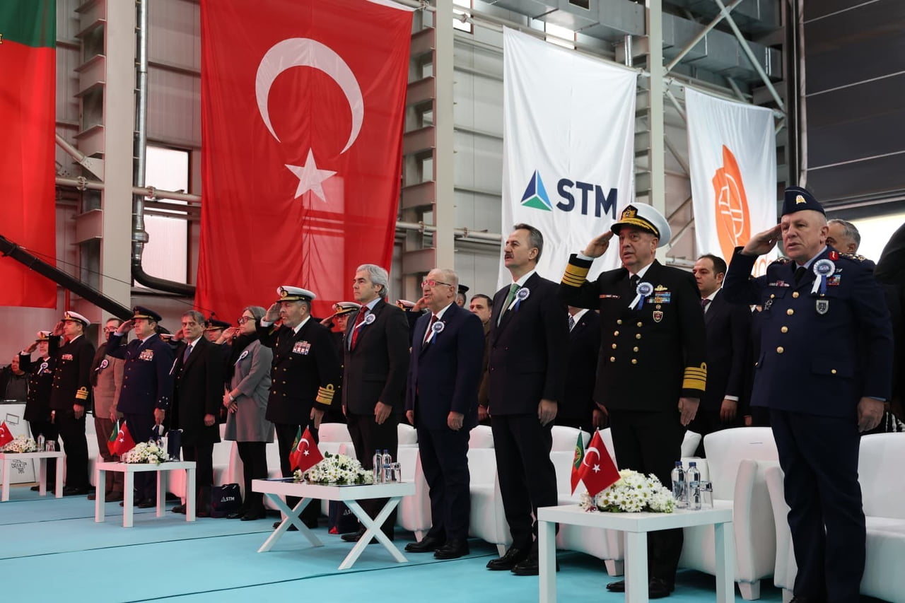 MİLLİ SAVUNMA BAKANI YAŞAR GÜLER VE PORTEKİZ SAVUNMA BAKANI NUNO MELO, PORTEKİZ DONANMASI İÇİN...