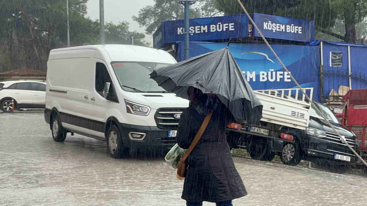 MUĞLA’NIN MENTEŞE İLÇESİNDE SABAH SAATLERİNDEN İTİBAREN ETKİLİ OLAN ŞİDDETLİ SAĞANAK YAĞIŞ VE...