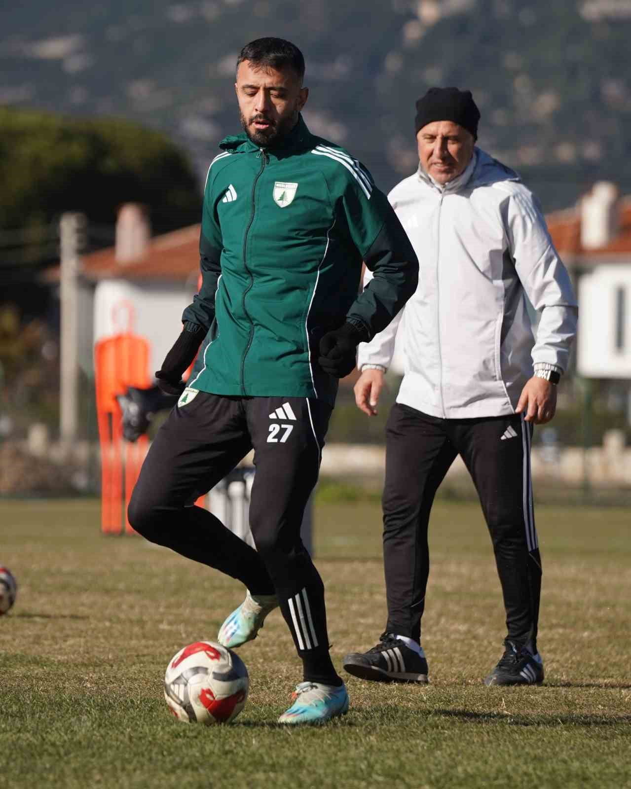 MUĞLASPOR BEYKOZ MAÇI İÇİN SAHAYA İNDİ