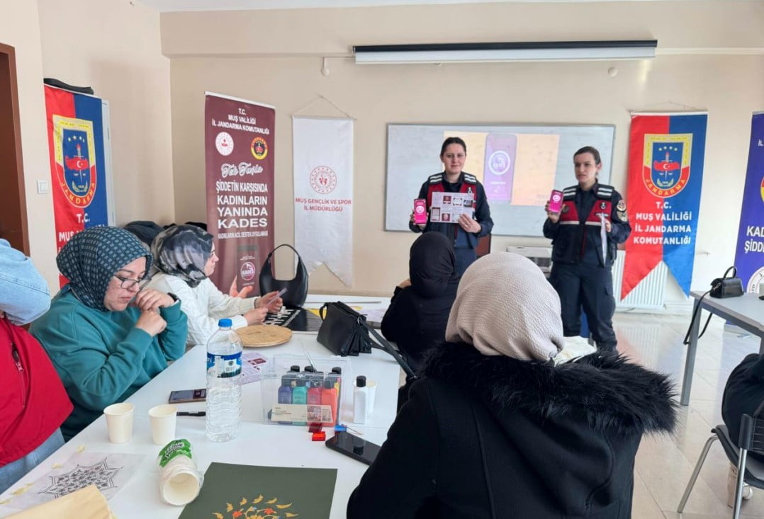 MUŞ İL JANDARMA KOMUTANLIĞI EKİPLERİNCE, GENÇLİK VE SPOR İL MÜDÜRLÜĞÜ BÜNYESİNDE ÇALIŞMALARINI...