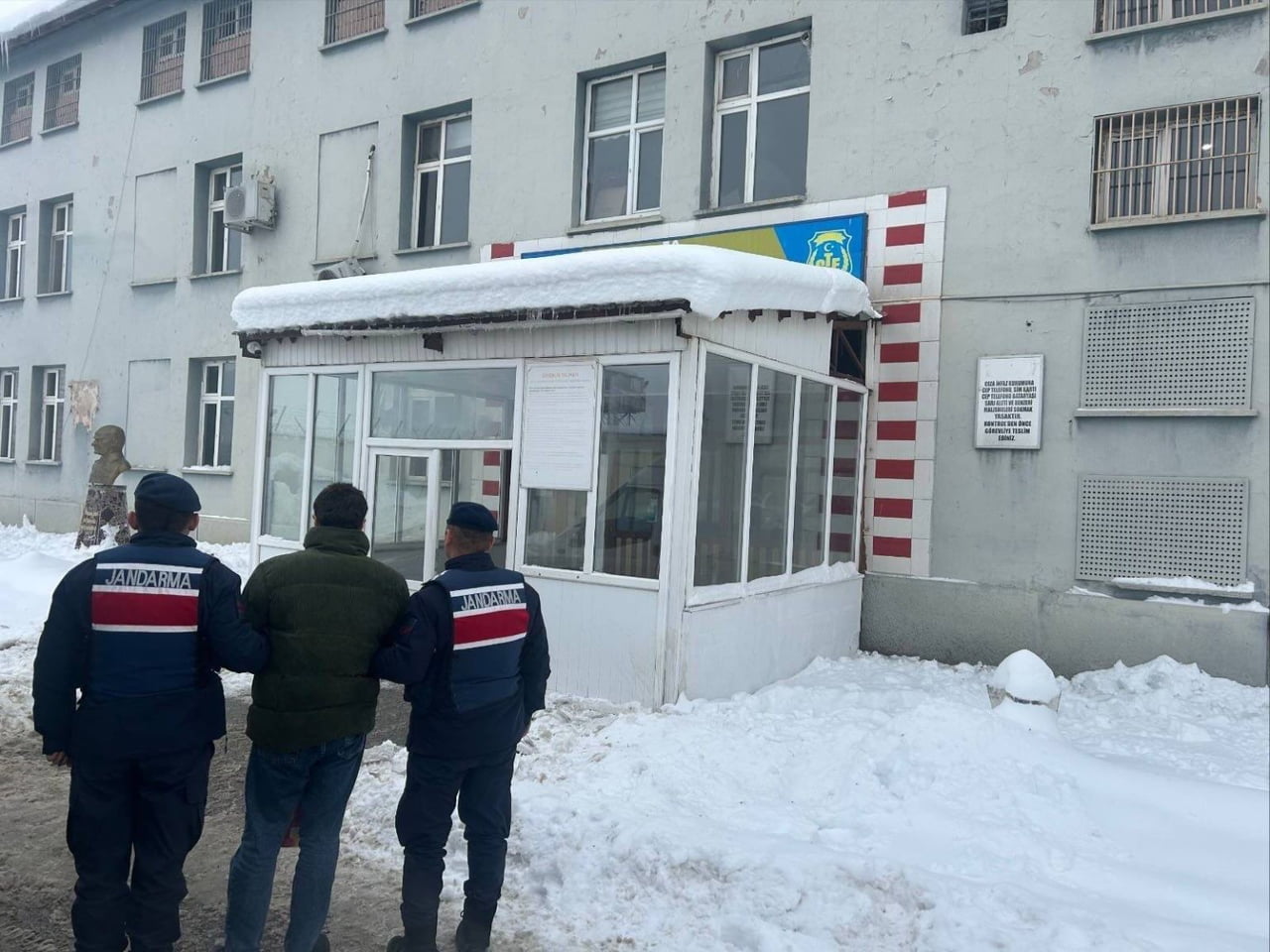 MUŞ’TA JANDARMA EKİPLERİNCE DÜZENLENEN OPERASYONDA, UYUŞTURUCU TİCARETİ SUÇUNDAN HAKKINDA...