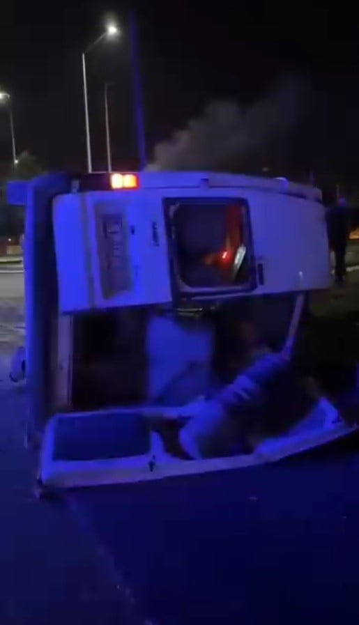 NEVŞEHİR'DE HAFİF TİCARİ ARAÇ İLE İŞÇİ SERVİSİNİN ÇARPIŞMASI SONUCU MEYDANA GELEN KAZADA 1 KİŞİ...