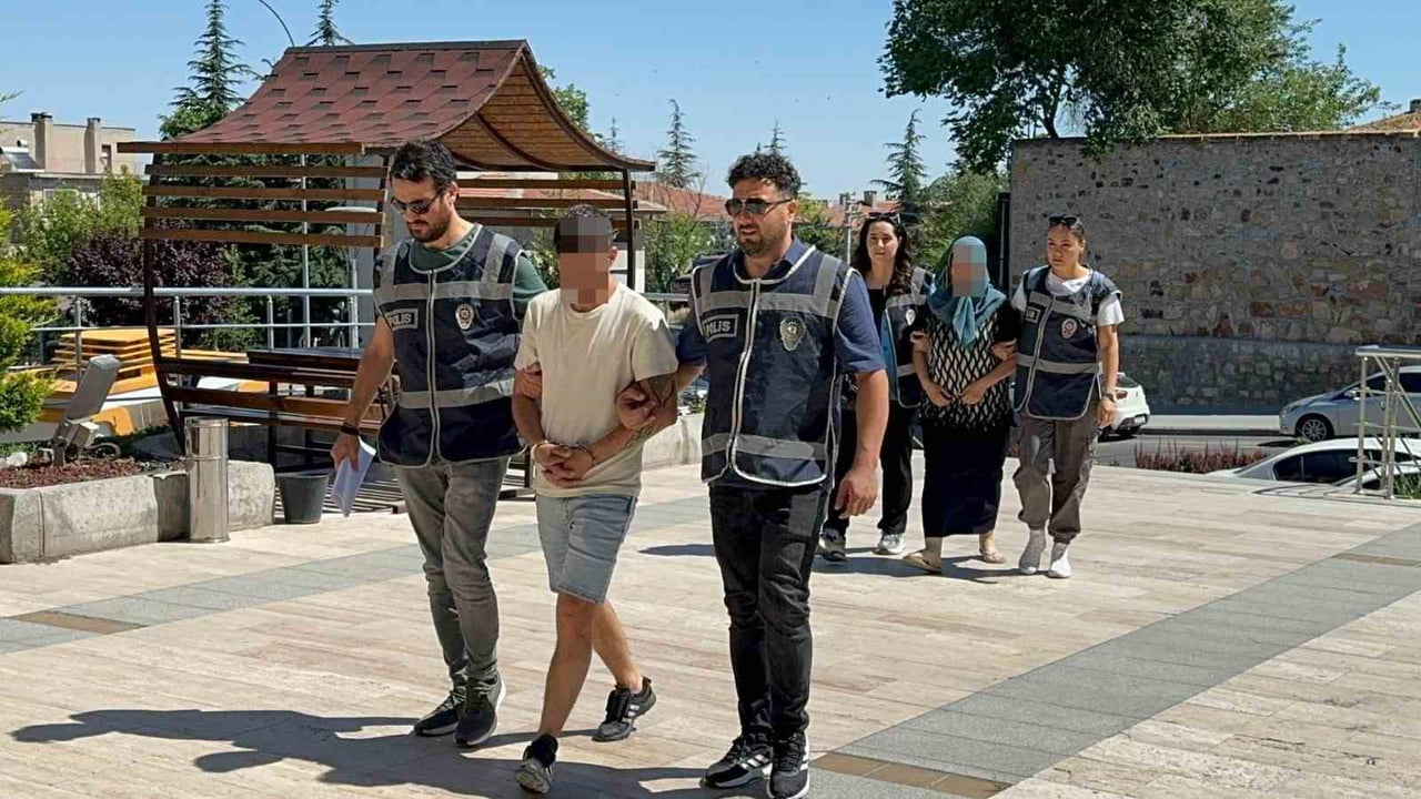 NEVŞEHİR'DE MÜTEAHHİTLİK YAPARAK AYNI DAİRELERİ FARKLI KİŞİLERE SATAN GOLD EMLAK...