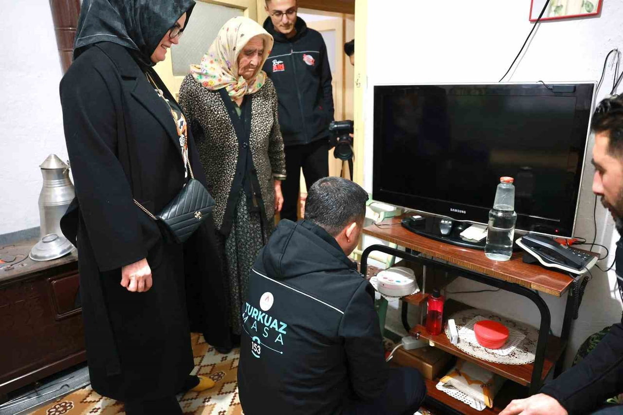 NEVŞEHİR BELEDİYESİ, YALNIZ YAŞAYAN HASTA, YAŞLI VE ENGELLİ BİREYLER İÇİN "ACİL HAYAT BUTONU"...