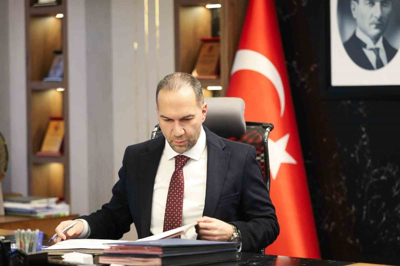 NİĞDE BELEDİYESİ İLE HAK-İŞ KONFEDERASYONU’NA BAĞLI HİZMET-İŞ SENDİKASI ARASINDA BİR SÜREDİR DEVAM...