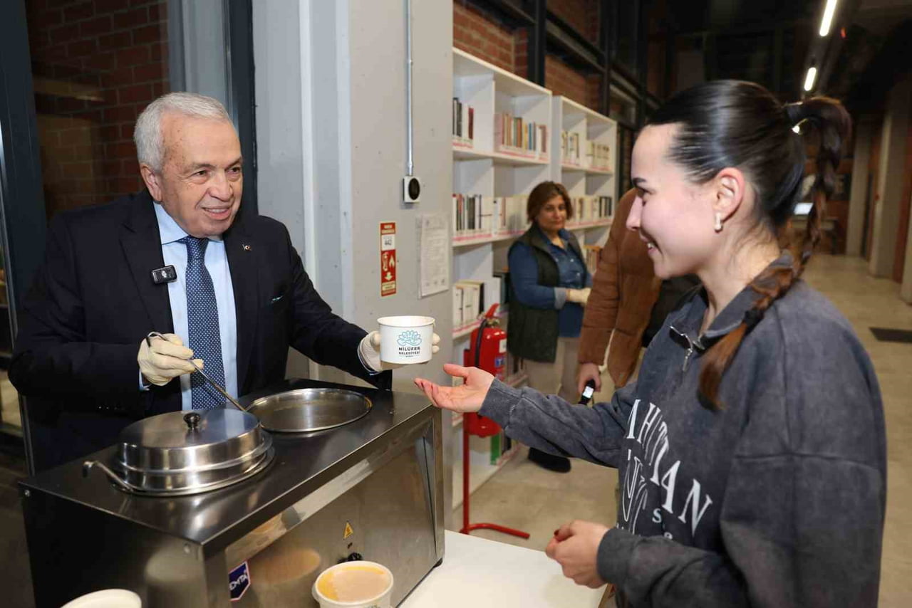 NİLÜFER BELEDİYE BAŞKANI ŞADİ ÖZDEMİR, SINAV DÖNEMLERİNDE 24 SAAT HİZMET VEREN KOZA KÜTÜPHANE’DE...