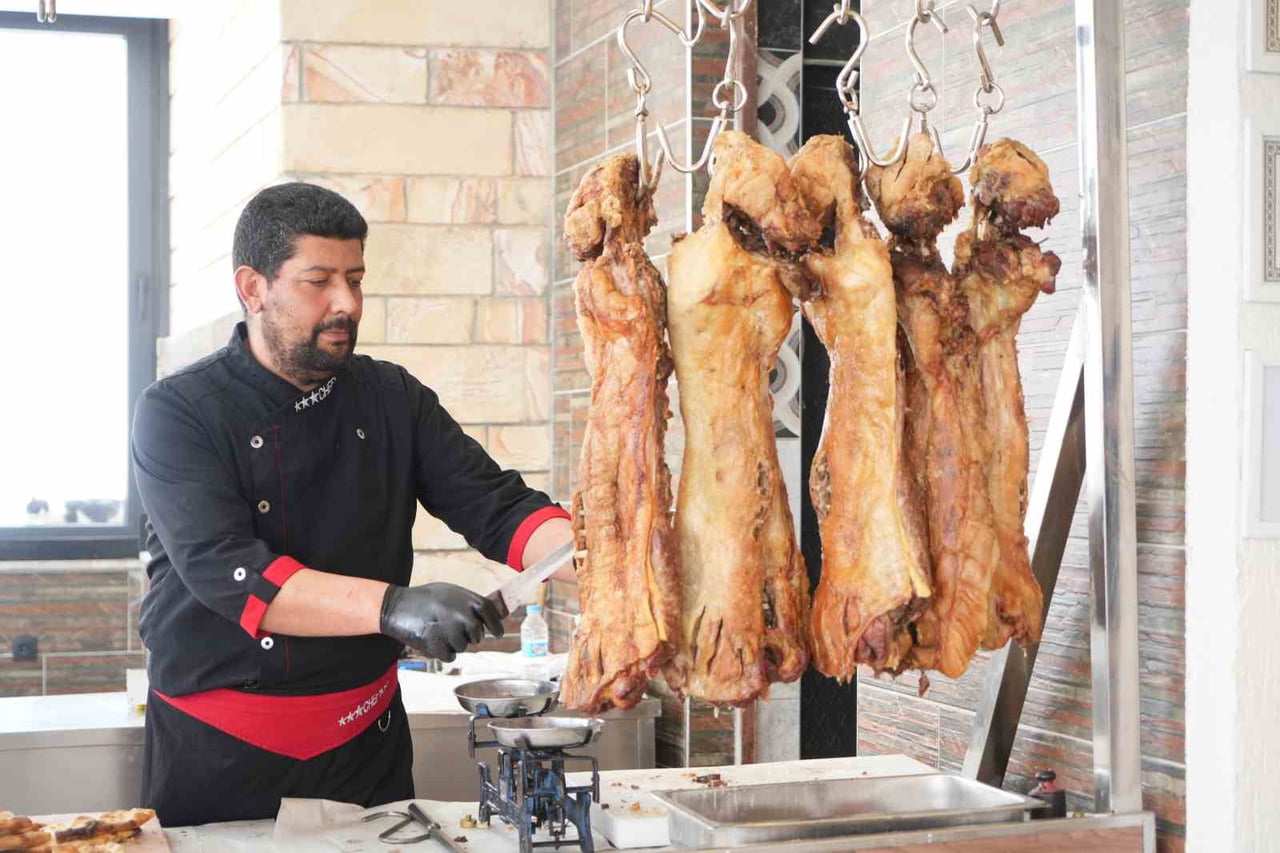 ODUN ATEŞİNDE TANDIRDA UZUN SAATLER PİŞİRİLEN MUŞ BÜRYANI, YÜKSEK PROTEİN, B12 VE DEMİR İÇERİĞİYLE...