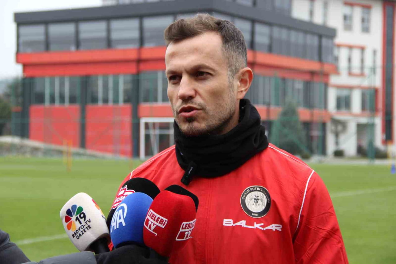 OĞUZ GÜRBULAK, "AÇIKÇASI DEPLASMANLARDA DA KAZANAMIYORUZ ONU DA KIRMAK İSTİYORUZ" DEDİ.