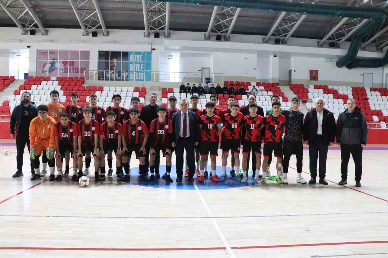 OKUL SPORLARI FUTSAL HEYECANI BİLECİK’TE SAHNE ALDI