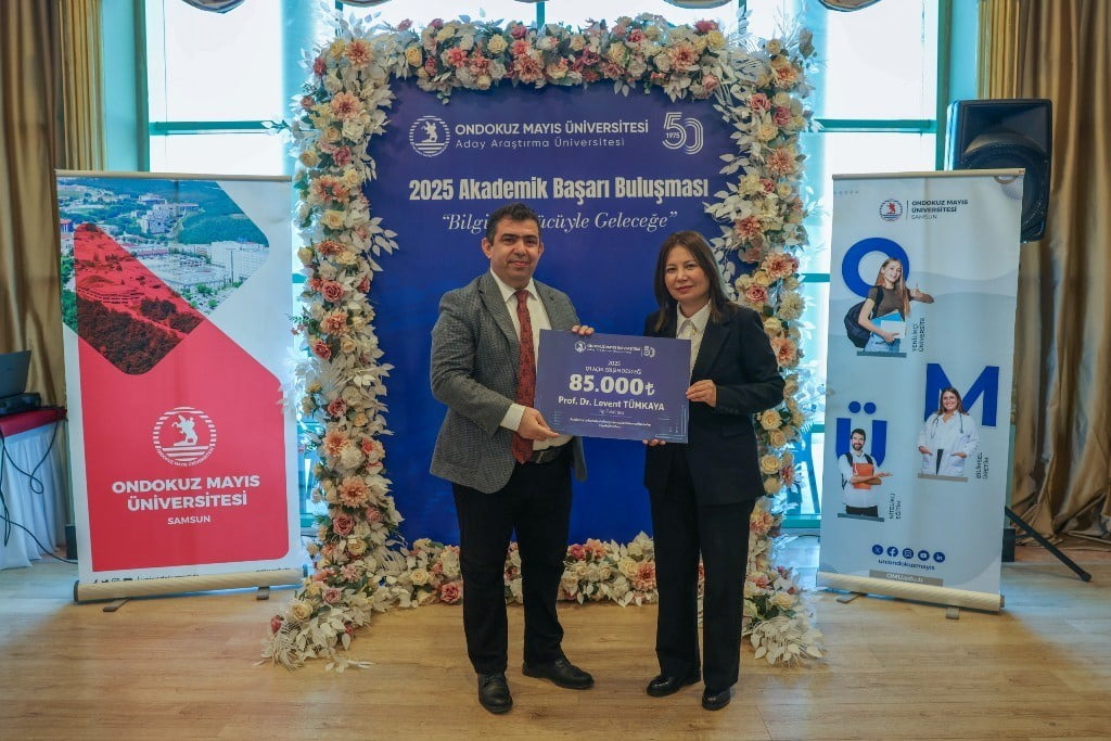 OMÜ KONUKEVİ’NDE GERÇEKLEŞEN PROGRAMDA AKADEMİSYENLER VE ÖĞRENCİLER, WEB OF SCİENCE (WOS)...