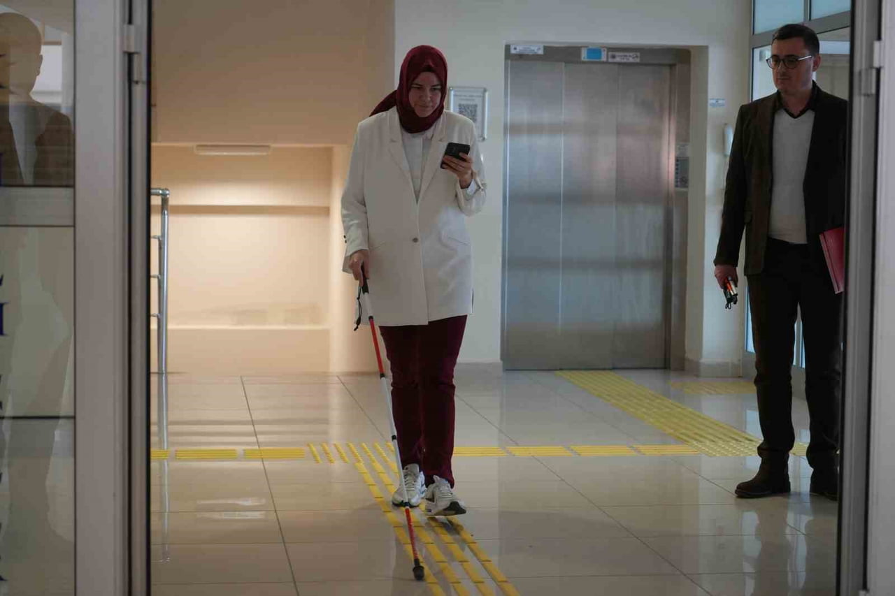 ONDOKUZ MAYIS ÜNİVERSİTESİ (OMÜ), GÖRME ENGELLİ BİREYLERİN KAMPÜS BİNALARINDA KİMSEYE İHTİYAÇ...