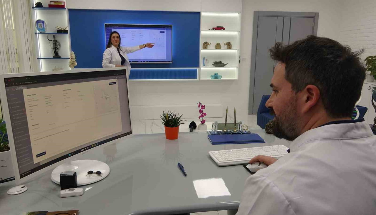 OP.DR. ÖMER NEŞET KİŞİ İLE EŞİ UZM.DR. SEDA KİŞİ  BİRLİKTE UZUN YILLAR ÇALIŞARAK GELİŞTİRDİĞİ...