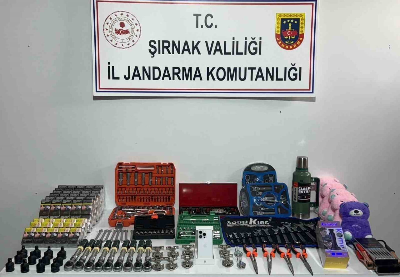 OPERASYONLARDA ÇOK SAYIDA GÜMRÜK KAÇAĞI ÜRÜN VE UYUŞTURUCU MADDE ELE GEÇİRİLDİ.