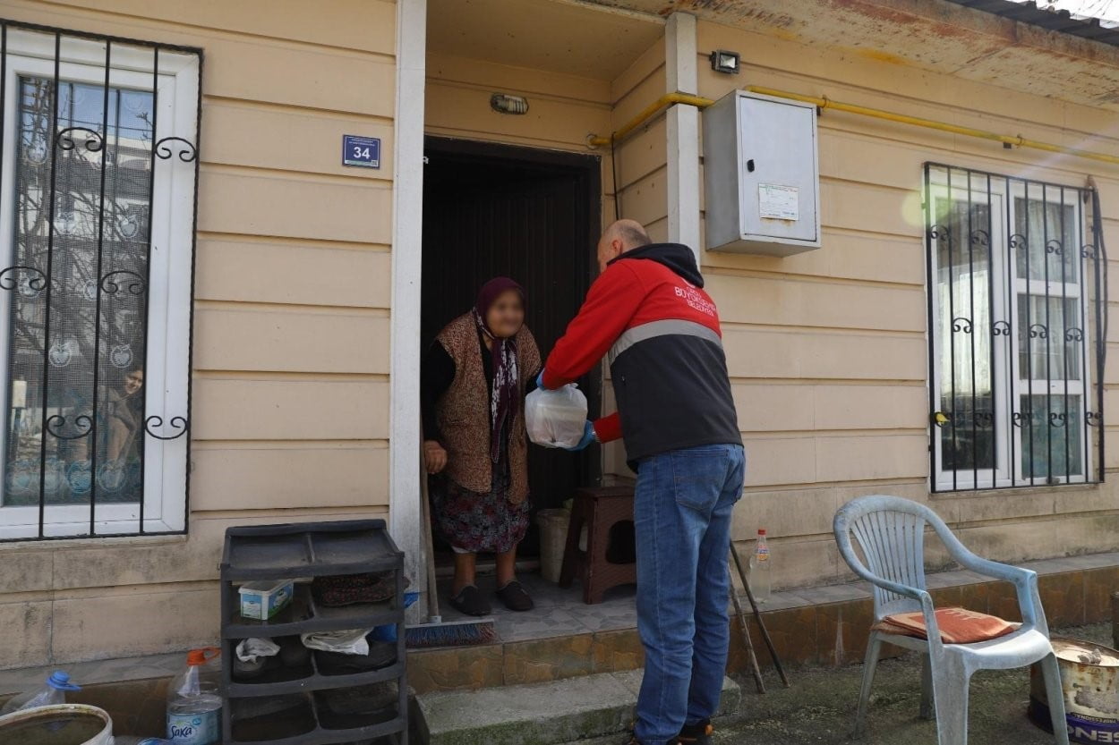ORDU BÜYÜKŞEHİR BELEDİYESİ TARAFINDAN İHTİYAÇ SAHİBİ VATANDAŞLARIN SICAK YEMEK İHTİYAÇLARI...