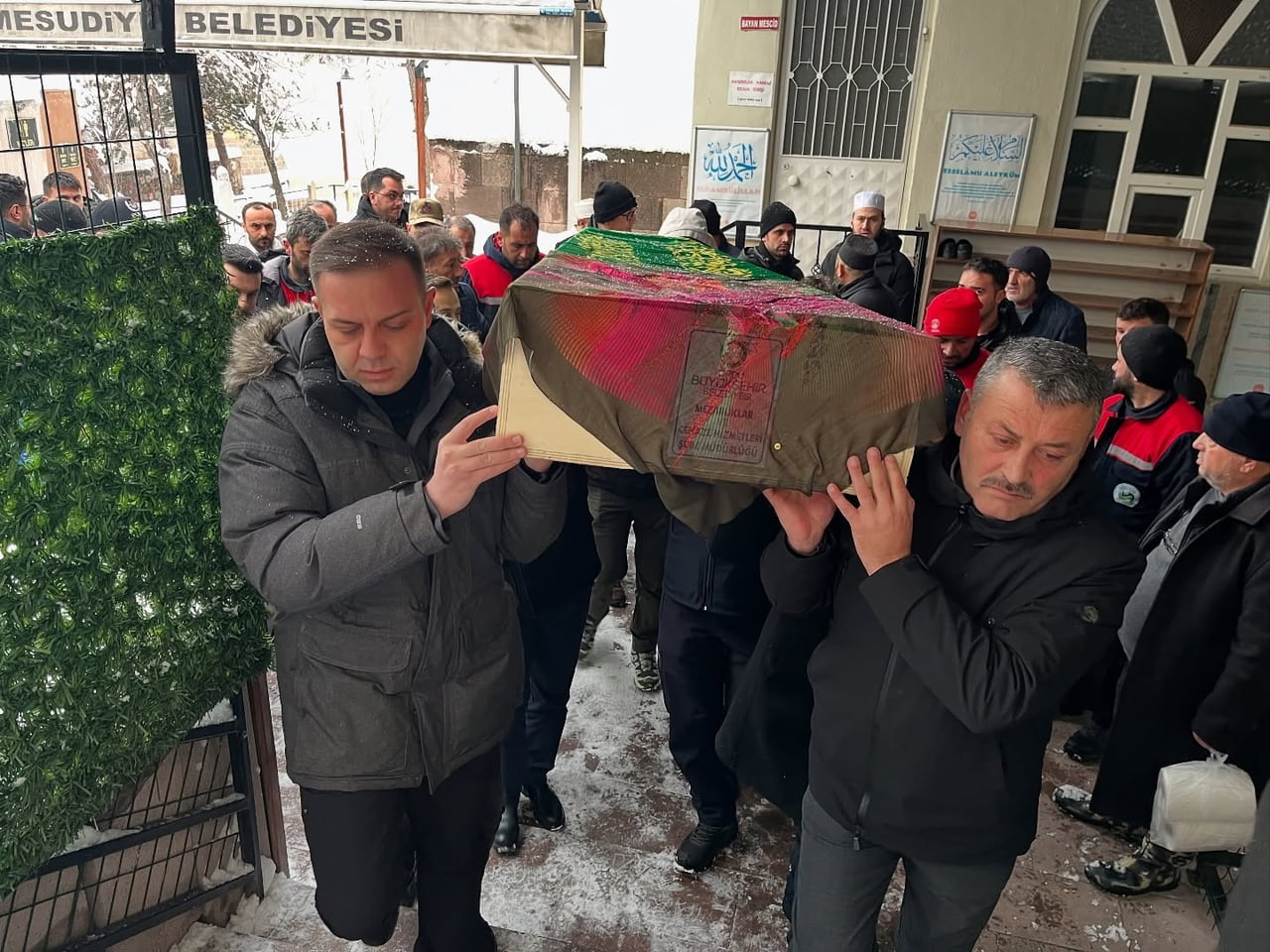 ORDU’NUN MESUDİYE İLÇESİNDE HAYATINI KAYBEDEN 11 YAŞINDAKİ KİMSESİZ KIZ ÇOCUĞU, DÜZENLENEN TÖRENLE...