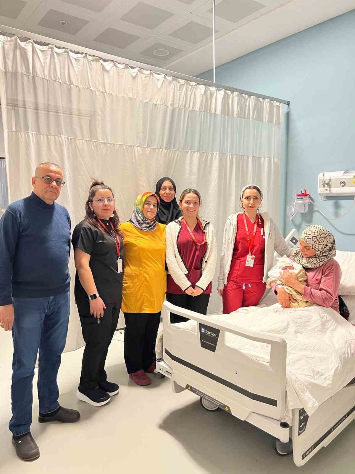 OSMANİYE’DE 2026 YILININ İLK BEBEĞİ DÜNYAYA GELDİ