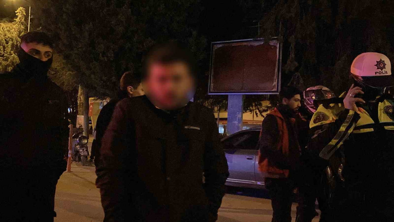 OTOMOBİL SÜRÜCÜSÜNE YAPILAN ALKOL KONTROLÜNDE SÜRÜCÜNÜN 1.38 PROMİL ALKOLLÜ OLDUĞU TESPİT...