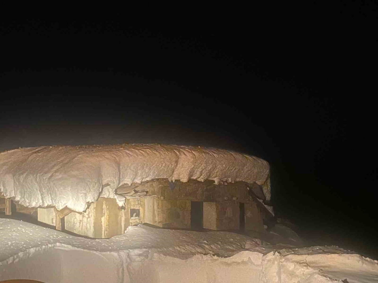 OVACIK’TA GERÇEĞİ YANSITMAYAN İHBAR NEDENİYLE 2 İŞ MAKİNESİ VE 20 KİŞİLİK EKİP 15 SAAT SAHADA...