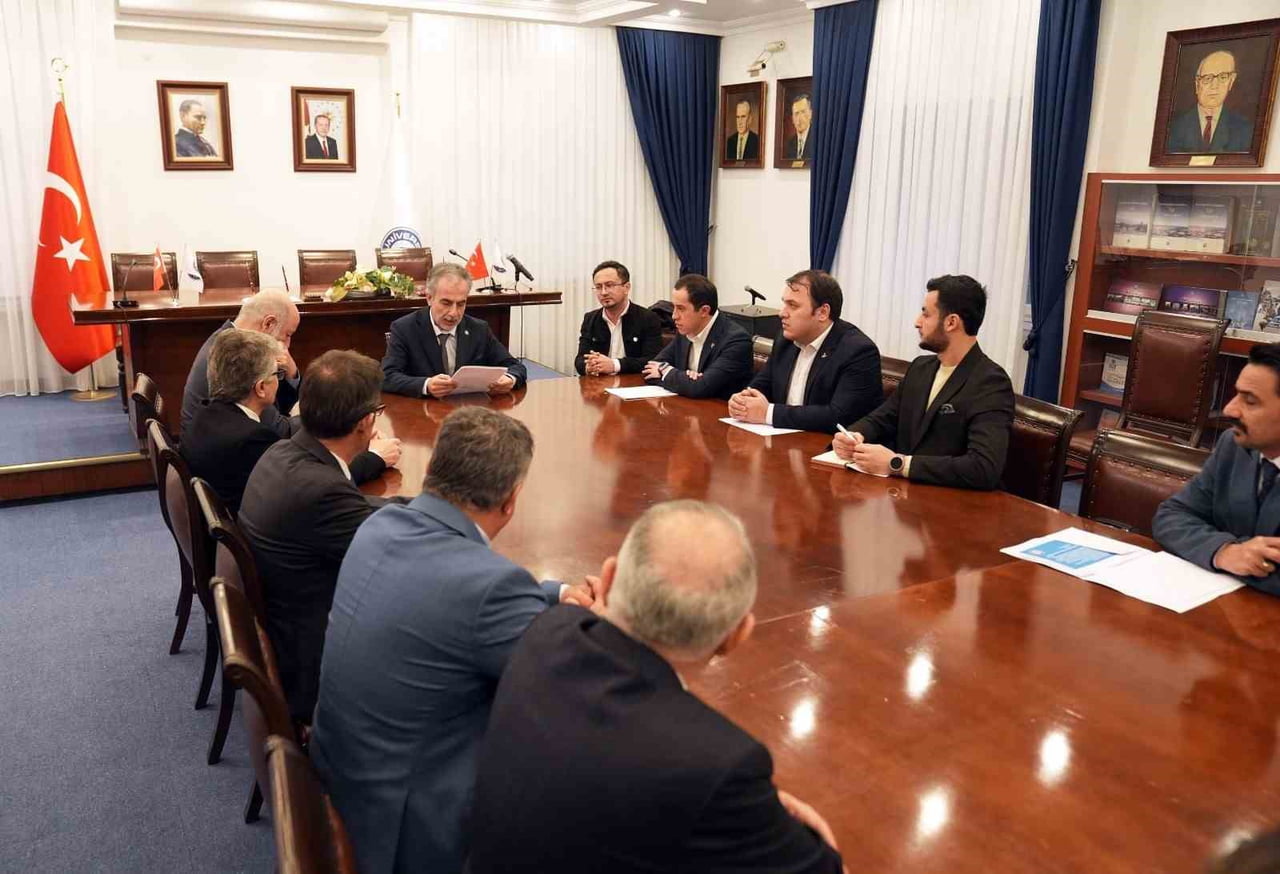 ÖZBEKİSTAN HAFİF SANAYİ GELİŞTİRME AJANSI BAŞKAN YARDIMCISI RUKHULLO ZİKRİLLAEV VE BERABERİNDEKİ...