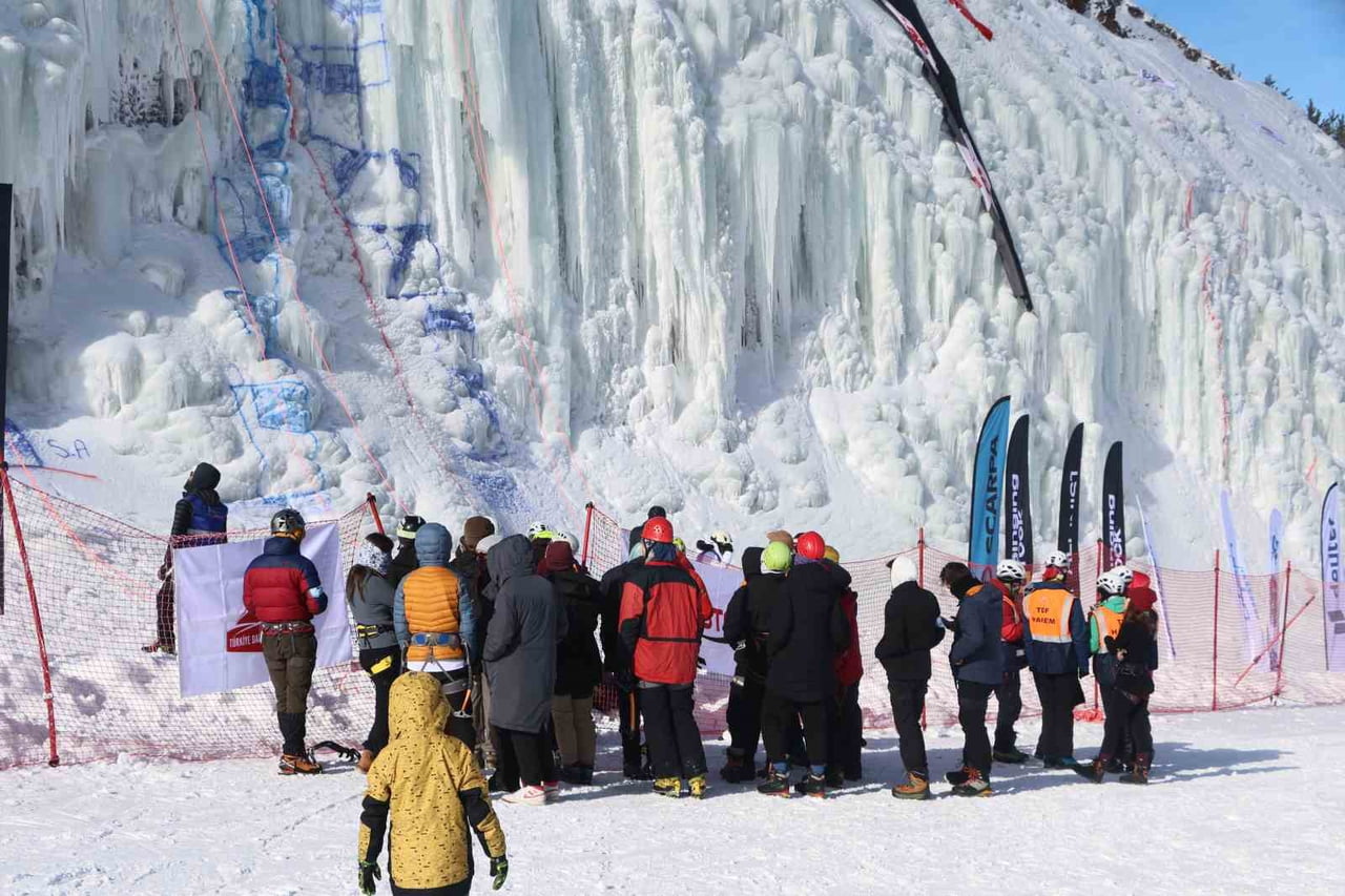 PALANDÖKEN KAYAK MERKEZİ’NDE DÜZENLENEN TÜRKİYE BUZ TIRMANIŞI ŞAMPİYONASI BÜYÜK BİR HEYECAN VE...