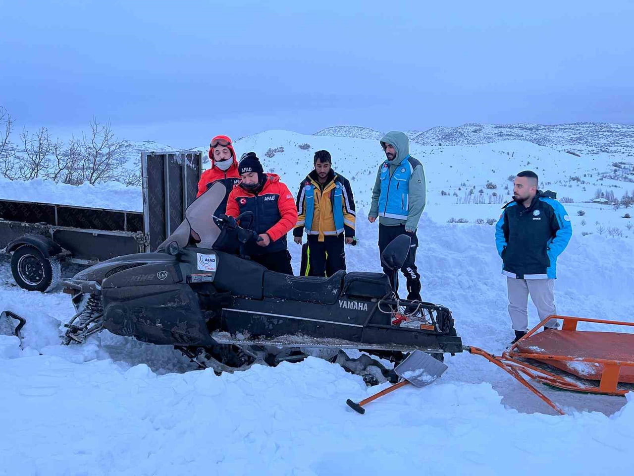 PERTEK’İN ELMAKAŞI KÖYÜNDE SOLUNUM SIKINTISI YAŞAYAN 74 YAŞINDAKİ HASTA, AFAD, UMKE, İL ÖZEL...