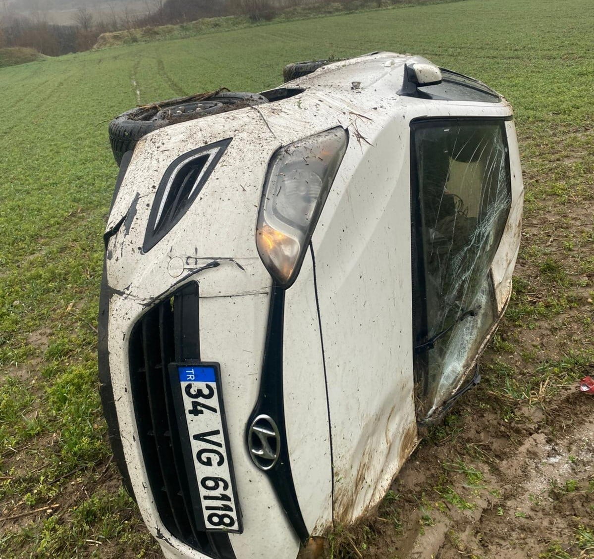 PINARHİSAR İLÇESİNE BAĞLI ATAKÖY KÖYÜ ÇIKIŞINDA 34 VG 6118 PLAKALI OTOMOBİL, YAĞIŞ SEBEBİYLE...