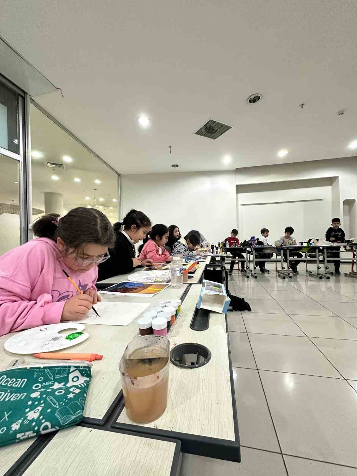 PURSAKLAR BELEDİYESİ, ÇOCUKLARIN SANATSAL YETENEKLERİNİ GELİŞTİRMEK VE HAYAL GÜÇLERİNİ DESTEKLEMEK...