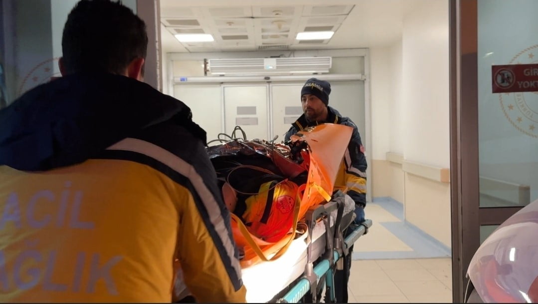 RUMELİFENERİ'NDE KAYBOLDUKTAN SAATLER SONRA BULUNAN KADIN DÜŞTÜĞÜ UÇURUMDAN KURTARILDI