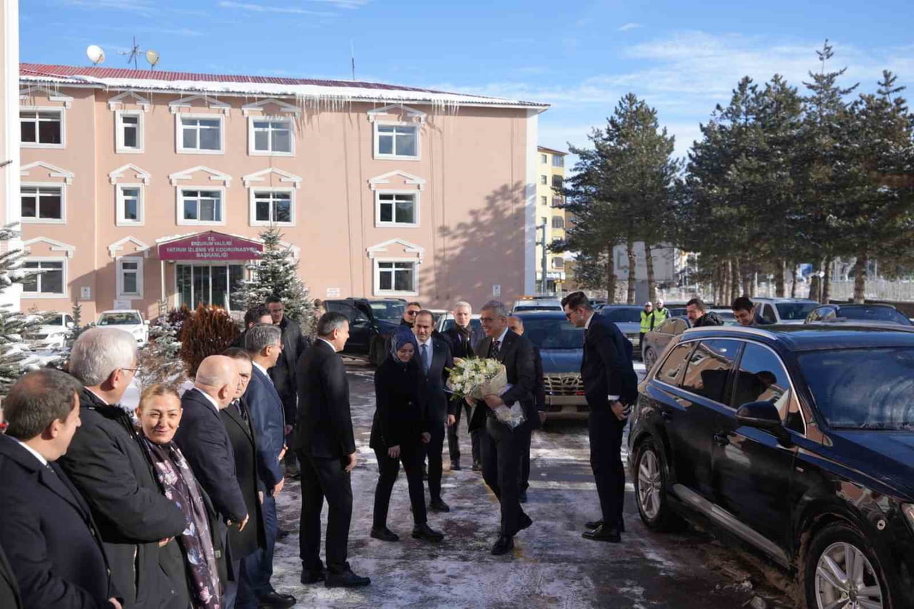 SAĞLIK BAKANI PROF. DR. KEMAL MEMİŞOĞLU, "SAĞLIKLI TÜRKİYE YÜZYILI SAĞLIK YÖNETİCİLERİ TOPLANTISI"...